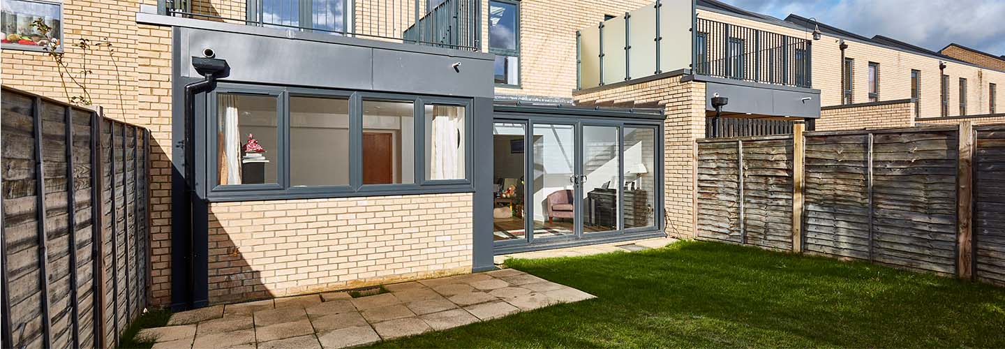 Anthracite grey lean to with sun roof