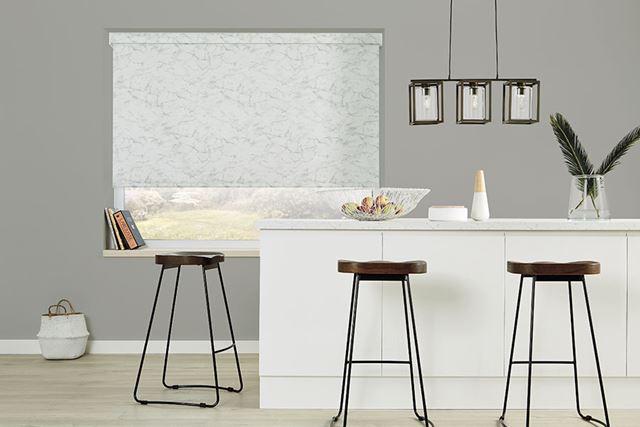 Styling-White-Blinds-in-the-Kitchen