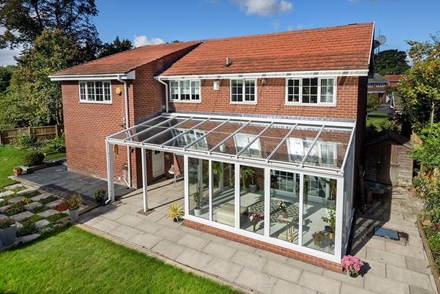 White uPVC Veranda with Glass solarroof