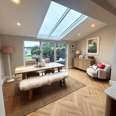 CosyRoom with white patio doors