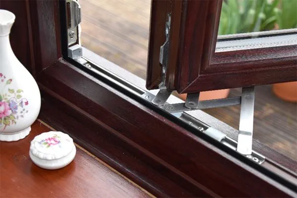 dark_woodrgrain_upvc_casement_window